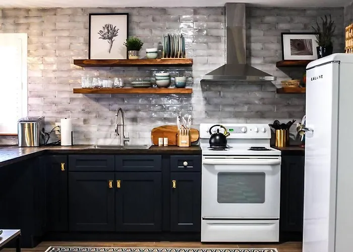 The Mini Moody - Luxurious Home Recently Renovated Close To Beach & Downtown