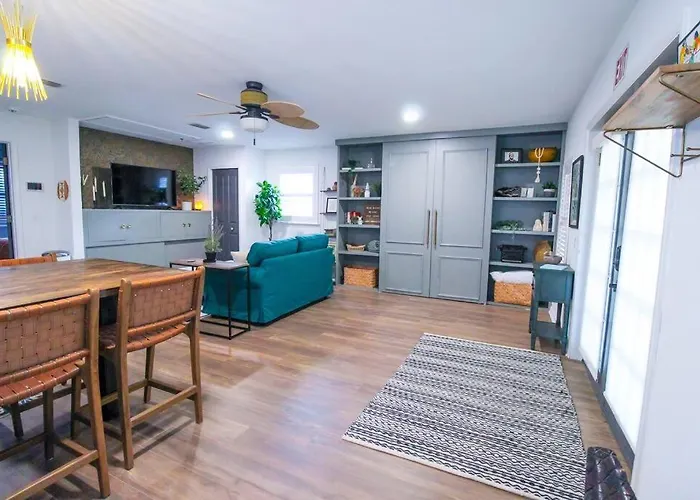 The Mini Moody - Luxurious Home Recently Renovated Close To Beach & Downtown