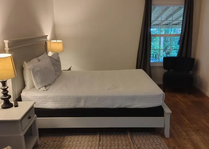 Modern, Upscale, And New Blue Bungalow In The Heart Of Downtown St Augustine